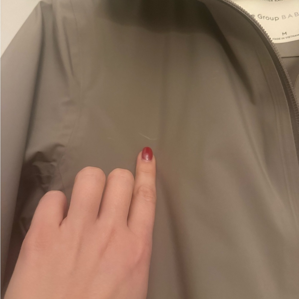 Aritzia Raincoat - Picture 4 of 5